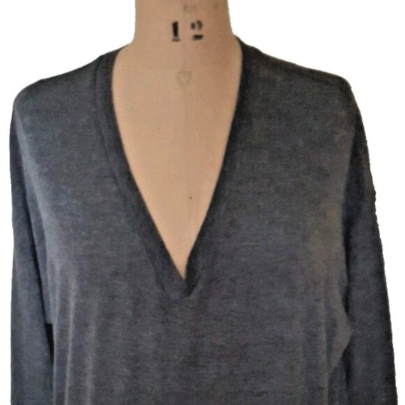 Aritzia Wlfred Free oversized V neck pullover tunic blouse sweater top gray S - Picture 2 of 10